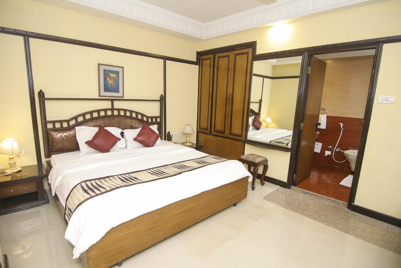 Lytton Hotel Calcutta  Esterno foto